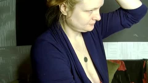 FrauKet online show from November 18, 2025, 11:36 am