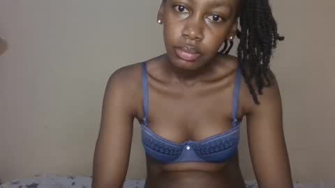 freaky_beauty online show from March 18, 2026, 10:29 am