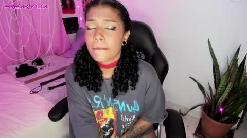 Snapshot of freaky_lia chatting on February 8, 2025, 2:15 am Lia Gomez online show from February 8, 2025, 2:15 am