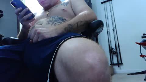 freakyfreddie305 online show from October 16, 2025, 2:45 am