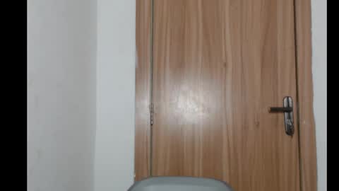 freakyslut30 online show from February 12, 2025, 1:52 am