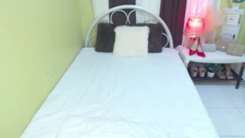 Freakyzae online show from November 28, 2025, 2:36 am