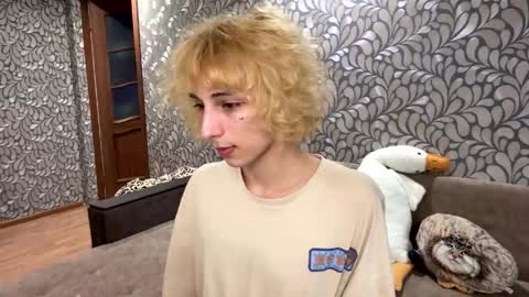 fred bucks online show from April 19, 2026, 1:32 pm