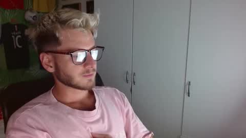 Snapshot of freddy_star chatting on September 10, 2025, 7:36 pm Frederick Perin online show from September 10, 2025, 7:36 pm