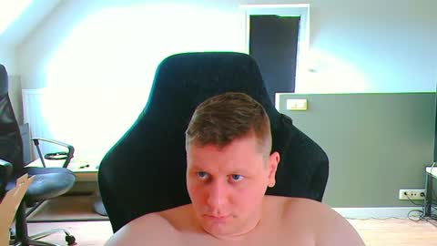 Snapshot of frenchfrieswithmayo chatting on June 15, 2026, 5:15 pm French fries online show from June 15, 2026, 5:15 pm