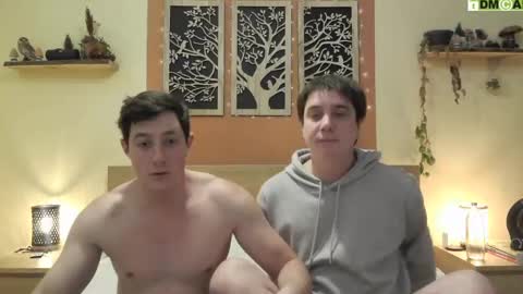 Snapshot of frenchhornybibs chatting on February 9, 2025, 8:56 pm French Horny Bibs online show from February 9, 2025, 8:56 pm