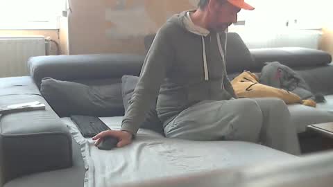 frenchpapalover online show from March 4, 2026, 8:31 am