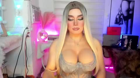 Snapshot of freya_lovestocum chatting on September 12, 2025, 2:22 am Miss Frea  online show from September 12, 2025, 2:22 am