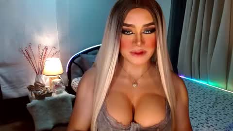 Snapshot of freya_lovestocum chatting on October 6, 2025, 11:02 pm Miss Frea  online show from October 6, 2025, 11:02 pm
