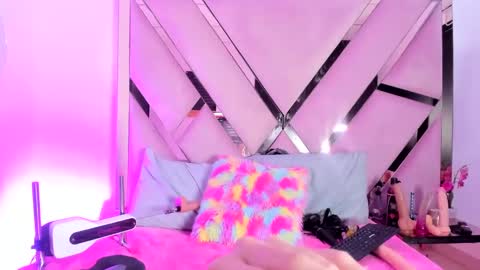 Freyaht online show from February 21, 2025, 8:51 am