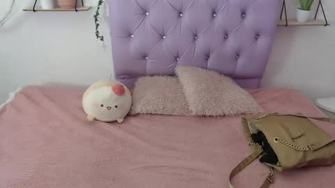 Snapshot of freyja_01 chatting on September 14, 2025, 3:16 am Freyja online show from September 14, 2025, 3:16 am