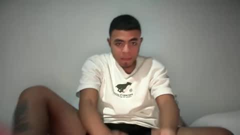 freyva_ online show from February 6, 2025, 11:58 pm