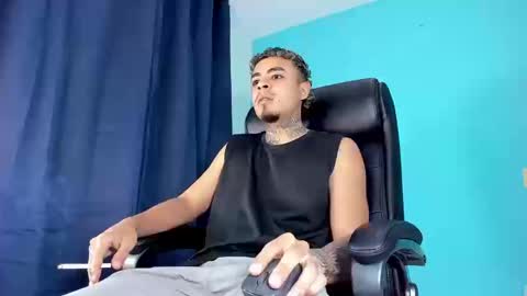 freyva_ online show from September 13, 2025, 11:48 pm