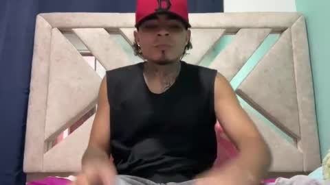 freyva_ online show from April 6, 2026, 1:25 am