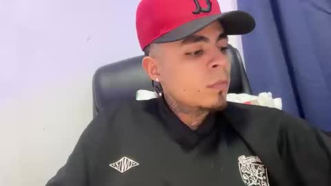 freyva_ online show from April 11, 2026, 3:55 am