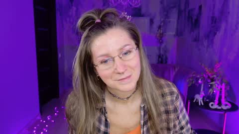 Snapshot of fridatander chatting on January 2, 2025, 9:00 am Frida Tander online show from January 2, 2025, 9:00 am