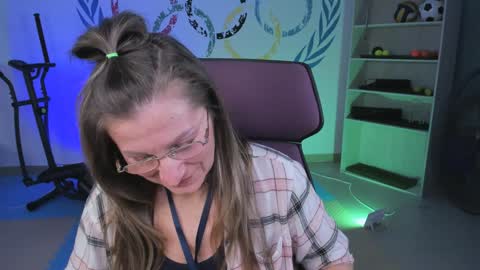 Snapshot of fridatander chatting on January 25, 2025, 12:05 pm Frida Tander online show from January 25, 2025, 12:05 pm