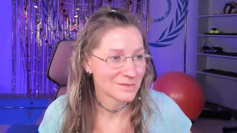 Snapshot of fridatander chatting on February 24, 2025, 12:16 pm Frida Tander online show from February 24, 2025, 12:16 pm