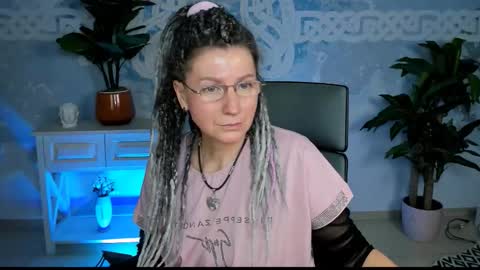 Snapshot of fridatander chatting on November 3, 2025, 6:14 am Frida Tander online show from November 3, 2025, 6:14 am