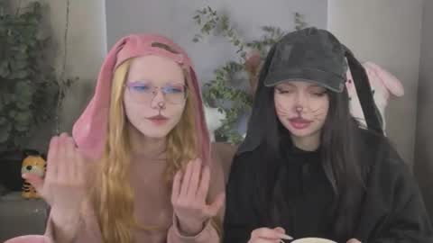 friend_zone_ online show from April 7, 2026, 1:11 pm