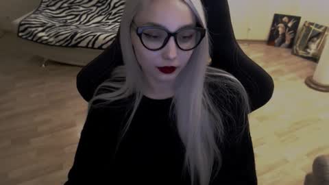 Lilith online show from October 8, 2025, 11:02 pm