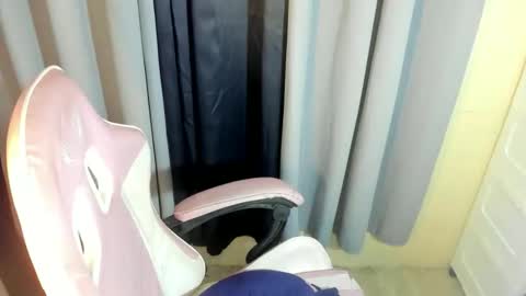 R A I N M O R A L E S  G M A I L . C O M online show from April 9, 2026, 10:04 pm