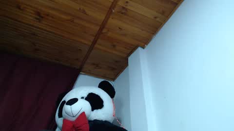 Mia and Gary  online show from February 5, 2025, 6:13 am