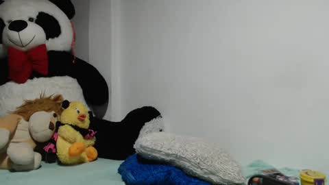 Mia and Gary  online show from February 18, 2025, 2:05 am