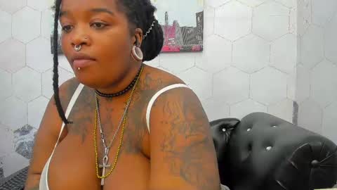 Anna Fuentes  online show from September 26, 2025, 1:15 pm