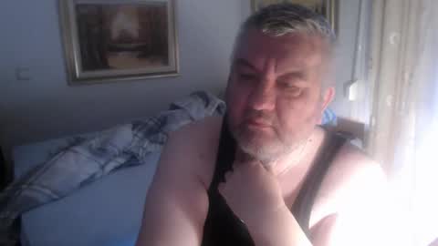 fukingcrazy online show from April 10, 2026, 8:19 am