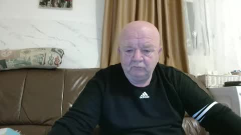 fullballs6 online show from February 26, 2026, 3:49 am