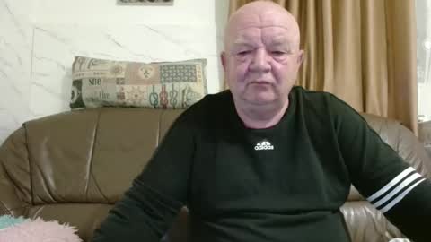 fullballs6 online show from March 18, 2026, 2:47 am