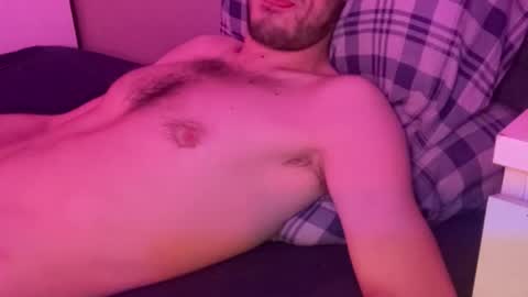 fundude1993 online show from April 17, 2026, 8:01 pm