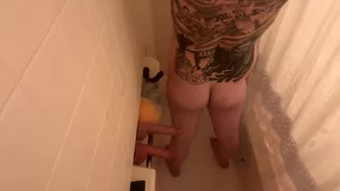 Curious guy showing off online show from February 24, 2026, 1:25 am