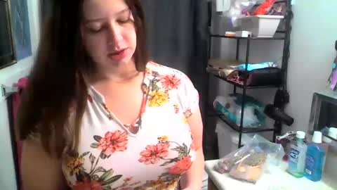 Linnys Palace online show from September 22, 2025, 4:31 pm