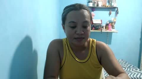 Snapshot of funluvnpinay4u chatting on May 19, 2026, 8:42 am MAE online show from May 19, 2026, 8:42 am