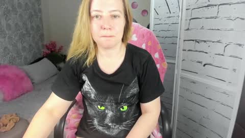 Snapshot of funny_bunny4 chatting on December 6, 2024, 7:56 pm funny_bunny4 online show from December 6, 2024, 7:56 pm