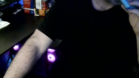 fuzz69_ online show from April 21, 2026, 8:34 pm