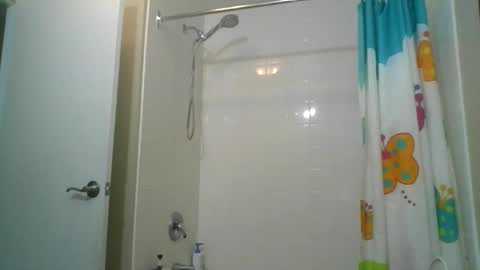 Snapshot of fuzzypeaches87 chatting on December 3, 2025, 6:28 pm fuzzypeaches87 online show from December 3, 2025, 6:28 pm