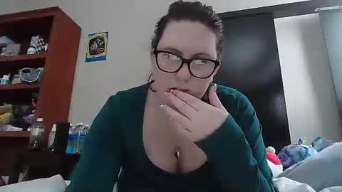 fuzzypeaches87 online show from January 16, 2026, 6:45 pm