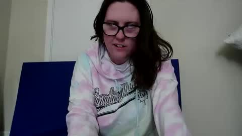 fuzzypeaches87 online show from May 16, 2026, 5:45 pm