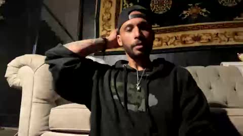 fvvkboyy online show from February 7, 2025, 10:50 am