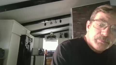 fxson8 online show from April 10, 2026, 2:11 pm