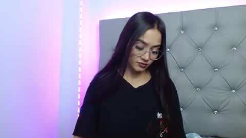 Snapshot of fysste_ chatting on October 17, 2025, 10:34 pm Victoria online show from October 17, 2025, 10:34 pm