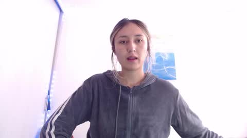 Gabriela online show from November 18, 2025, 5:06 pm