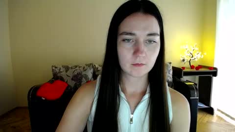 Snapshot of gabby_di chatting on July 4, 2026, 9:26 am Jaklin online show from July 4, 2026, 9:26 am