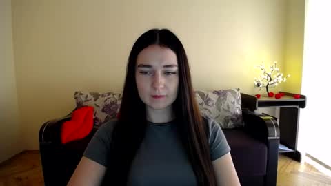 Snapshot of gabby_di chatting on July 6, 2026, 8:44 am Jaklin online show from July 6, 2026, 8:44 am