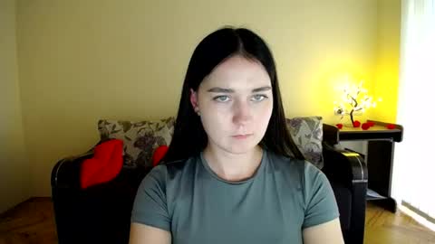 Snapshot of gabby_di chatting on July 6, 2026, 4:20 pm Jaklin online show from July 6, 2026, 4:20 pm