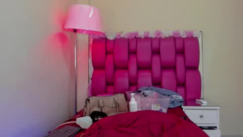 Gaby Im on vacation see you on November 25 online show from February 5, 2025, 5:31 pm