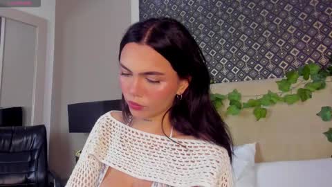 gabrielabali online show from November 12, 2025, 1:55 pm